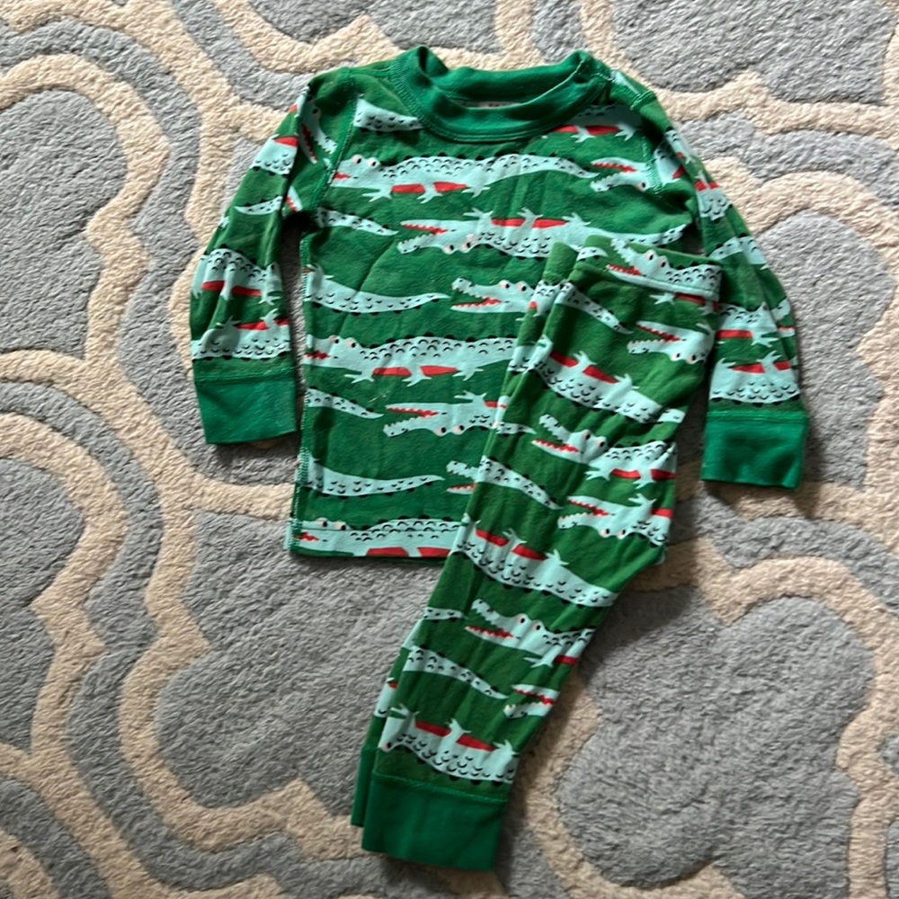 Hanna Andersson alligator pajamas, size 2T